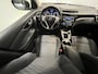 Nissan Qashqai 1.2 Acenta | Lichtmetalen Velgen 17" | Cruise Control | Airco Automatisch | Parkeersensoren Voor en Achter | Radio |