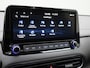 Hyundai Kona 1.6 GDi Hybrid 6-DCT Sky BlueLink | Automaat | Apple Carplay / Android Auto | Schuifdak | Virtual cockpit | Parkeer sensoren | Leder | Stoel verwarming/koeling | Stuur verwarming | Cruise control | Climate control | DAB |