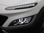 Hyundai Kona 1.6 GDi Hybrid 6-DCT Sky BlueLink | Automaat | Apple Carplay / Android Auto | Schuifdak | Virtual cockpit | Parkeer sensoren | Leder | Stoel verwarming/koeling | Stuur verwarming | Cruise control | Climate control | DAB |