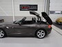 BMW Z4 Roadster sDrive23i Automaat 1e Eig. 6-Cilinder Airco-cc Stof Stoelverwarming Havannabruin met. Nette staat Sportvelgen Youngtimer Automaat Flippers Boekjes/rekeningen aanwezig PDC V/A