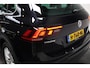 Volkswagen Tiguan 1.5 TSI ACT Highline Automaat | Trekhaak | ACC | LED