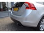 Volvo V60 1.5 T2 Kinetic , Automaat, Navi, PDC voor-achter, Sport lederen stoelen , Cruise contr. Radio-CD, Stoelverwarming.