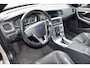 Volvo V60 1.5 T2 Kinetic , Automaat, Navi, PDC voor-achter, Sport lederen stoelen , Cruise contr. Radio-CD, Stoelverwarming.