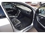 Volvo V60 1.5 T2 Kinetic , Automaat, Navi, PDC voor-achter, Sport lederen stoelen , Cruise contr. Radio-CD, Stoelverwarming.