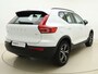 Volvo XC40 B4 211pk Plus Dark / Trekhaak / Elektr. Stoelen / Harman&Kardon / Stoel + Stuurw. Verwarming / Noodreservewiel / Keyless / 18'' + All Season / BLIS / Adapt. Cruise /