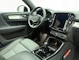 Volvo XC40 B4 211pk Plus Dark / Trekhaak / Elektr. Stoelen / Harman&Kardon / Stoel + Stuurw. Verwarming / Noodreservewiel / Keyless / 18'' + All Season / BLIS / Adapt. Cruise /