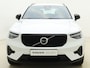 Volvo XC40 B4 211pk Plus Dark / Trekhaak / Elektr. Stoelen / Harman&Kardon / Stoel + Stuurw. Verwarming / Noodreservewiel / Keyless / 18'' + All Season / BLIS / Adapt. Cruise /