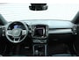 Volvo EX40 Single Motor Extended Range Ultra Black Ed. 82 kWh | Stoel- en Stuurverwarming | Adaptive Cruise Control | Pilot Assist | Elektrisch Glazen Schuif- en Kantel dak | Achterbank Verwarmd | Harman Kardon Audio