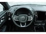 Volvo EX40 Single Motor Extended Range Ultra Black Ed. 82 kWh | Stoel- en Stuurverwarming | Adaptive Cruise Control | Pilot Assist | Elektrisch Glazen Schuif- en Kantel dak | Achterbank Verwarmd | Harman Kardon Audio