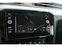 Volkswagen Passat Variant 1.5 TSI Elegance Business R Trekhaak, Navigatie, Stoelverwarming!