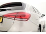 Mercedes-Benz A-klasse 250 e Business Solution Luxury Limited | Elek. Trekhaak | Leder | Stoelverw. | Navi | Camera | All Season | Cruise Control | 17''