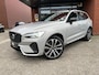 Volvo XC60 2.0 Recharge T8 AWD R-Design 392PK!! // LEDER+ELEK. STOELEN // SCHUIF-KANTELDAK // 360 CAMERA // ADAPT. CRUISE // ELEK. ACHTERKLEP // NAVI+CARPLAY //