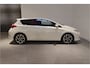 Toyota Auris 1.8 Hybrid Trend - Parelmoerlak - Cruise - Camera - Sensoren voor/achter - 17"