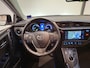 Toyota Auris 1.8 Hybrid Trend - Parelmoerlak - Cruise - Camera - Sensoren voor/achter - 17"