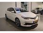 Toyota Auris 1.8 Hybrid Trend - Parelmoerlak - Cruise - Camera - Sensoren voor/achter - 17"