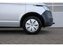 Volkswagen Transporter 2.0 TDI 110pk L2H1 28 Economy Business | App Connect | Cruise Control | Trekhaak | Achteruitrijcamera | Airco | Kunstleder