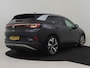 Volkswagen ID.4 First 77 kWh 204pk | Trekhaak | Camera l SOH 92% l Led koplampen | Navigatie |  Stuur+stoelverwarming | Parkeersensoren v+a |