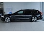 Volvo V90 2.0 T6 Plug-in hybrid AWD Ultimate Dark | 350PK Long Range | Bowers & Wilkings | 360 Camera | HUD | Trekhaak | Luchtvering | Pano | Stuur+Stoelverwarming |