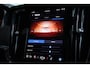 Volvo V90 2.0 T6 Plug-in hybrid AWD Ultimate Dark | 350PK Long Range | Bowers & Wilkings | 360 Camera | HUD | Trekhaak | Luchtvering | Pano | Stuur+Stoelverwarming |