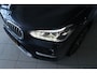 BMW X1 sDrive20i High Executive | Adapt. Cruise | HUD | Leder | Stoelverwarming | Keyless | Camera | Elektr. Klep |