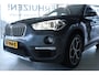 BMW X1 sDrive20i High Executive | Adapt. Cruise | HUD | Leder | Stoelverwarming | Keyless | Camera | Elektr. Klep |