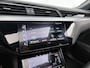Audi Q8 e-tron 55 quattro S Edition 115 kWh l Adaptive cruise control l Airco l Navigatie l 360 graden camera l Stoelverwarming l Parkeersensoren l Alarm Klasse III l Apple Carplay / Android Auto l Elektr. voorst. geheugen best. l Privacy glas l