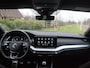 Skoda Octavia Combi 1.0 TSI Sport Business | Sfeerverlichting | Apple Carplay | Trekhaak | Parkeersensoren | Sportstoelen |