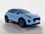 Ford Puma 1.0 EcoBoost Hybrid Titanium | Dealer onderhouden | Automaat | Adaptief cruise control | Dodehoek detectie | Elektrische achterklep | Parkeersensor voor en achter | Achteruitrijcamera | Navigatie | 17" lichtmetalen velgen |