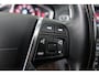 Volvo XC60 2.0 T5 FWD R-Design | SCHUIF-KANTEL | CAMERA | STOELVERW. | HARMAN KARDON |