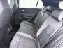 Volkswagen Golf 1.5 eTSI R-Line | Pano dak | Carplay | ACC | Navigatie | Parkeersensoren | 17'' |
