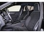 Volvo EX40 Twin Motor Performance Ultra Black Edition 82 kWh - Panorama/schuifdak - IntelliSafe Assist & Surround - 360º Camera - Harman/Kardon audio - Verwarmde voorstoelen, stuur & achterbank - Parkeersensoren voor & achter - Elektr. bedienb. voorstoelen met geheugen links - Draadloze tel. lader - Warmtepomp - Extra getint glas - Elektr. inklapbare trekhaak - 20' LMV
