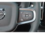 Volvo XC40 B4 Plus Dark - Harman Kardon audio - Adaptive Cruise Control met Pilot Assist - BLIS dodehoekassistentie - Keyless - Verwarmbare voorstoelen - Verwarmbaar stuurwiel - Getint glas - Geïntegreerd Google Maps navigatiesysteem - Apple CarPlay - 18' LMV - Parkeersensoren voor & achter - Parkeercamera achter