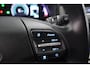Hyundai Kona Electric EV Fashion 64 kWh 3- Fase SOH 95,1% | Warmtepomp | Elektrisch Schuif/Kanteldak | Camera | Navigatie | Head-Up Display