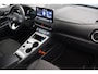 Hyundai Kona Electric EV Fashion 64 kWh 3- Fase SOH 95,1% | Warmtepomp | Elektrisch Schuif/Kanteldak | Camera | Navigatie | Head-Up Display