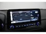 Hyundai Kona Electric EV Fashion 64 kWh 3- Fase SOH 95,1% | Warmtepomp | Elektrisch Schuif/Kanteldak | Camera | Navigatie | Head-Up Display