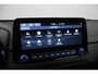 Hyundai Kona Electric EV Fashion 64 kWh 3- Fase SOH 95,1% | Warmtepomp | Elektrisch Schuif/Kanteldak | Camera | Navigatie | Head-Up Display