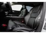 Volvo V60 2.0 B3 Momentum Advantage Trekhaak/ Contourstoelen/ Stuur-stoelverwarming/ Leer/ Carplay/ Pdc/ Full led
