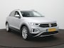 Volkswagen T-Roc 1.5 TSI Oranje Edition Automaat - Park Assist - ACC - Navigatie - LED - Camera