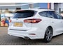 Ford Focus Wagon 1.0 EcoBoost Hybrid ST Line | Trekhaak uitklapbaar | Stuur/stoel/voorruit verwarming | Navi | Apple Carplay/Android Auto | Cruise | Apple Carplay/Android Auto|telefoonintegratie premium | Cruise control | Full-LED koplampen
