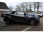 Toyota C-HR 1.8 HYBRID 140 FIRST EDITION STUUR/STOEL&WISSERVERW. LED SENSOREN V+A NAVI DODEHOEKDETECTIE DRAADLOOS TEL.LADER PRIVACY GLASS