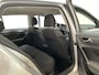 Volkswagen Golf 1.5 TSI Comfortline 6-bak Navigatie Parkeersensoren DAB+ App-Connect