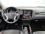 Mitsubishi Outlander 2.4 PHEV Intense 225pk Automaat | Trekhaak | Elektrische Stoel | Apple Carpay/Android Auto | Climate Control | Cruise Control | Camera | 18"LMV | Keyless Entry/Start | Stoelverwarming |