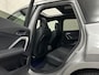BMW X1 18i M-Sport Performance-Pack | Panorama | Sportstoelen | Carbon | Keyless-Entry | Sfeerverlichting | Achteruitrij-Camera | Carplay | Full-LED | Black-Optic | Getint Glas | Stoelverwarming | Draadloos Laden |