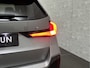 BMW X1 18i M-Sport Performance-Pack | Panorama | Sportstoelen | Carbon | Keyless-Entry | Sfeerverlichting | Achteruitrij-Camera | Carplay | Full-LED | Black-Optic | Getint Glas | Stoelverwarming | Draadloos Laden |