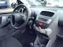 Toyota Aygo 1.0-12V + - Airco - LET OP: MOTOR ROOKT