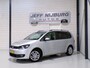 Volkswagen Touran 1.6 TDI Highline 7p. "7 Persoons" Nieuwe-APK Trekhaak Parkeersensoren Bluetooth I Apple-Carplay inbouw mogelijk