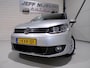 Volkswagen Touran 1.6 TDI Highline 7p. "7 Persoons" Nieuwe-APK Trekhaak Parkeersensoren Bluetooth I Apple-Carplay inbouw mogelijk