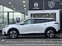 Peugeot 2008 1.2 PureTech Allure Pack | Trekhaak | Stoelverwarming | Parkeercamera/-sensoren | Apple Carplay/Android Auto | Climate Control | Keyless Entry/Start | Cruise Control | Full LED | Lage kilometers! |