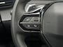 Peugeot 2008 1.2 PureTech Allure Pack | Trekhaak | Stoelverwarming | Parkeercamera/-sensoren | Apple Carplay/Android Auto | Climate Control | Keyless Entry/Start | Cruise Control | Full LED | Lage kilometers! |