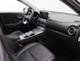 Hyundai Kona Electric EV Premium Sky 64 kWh / 100% SoH / 3-Fase Laden / Warmtepomp / Trekhaak / Schuif-kanteldak / HUD Display / LMV / Navigatie / Lederen bekleding /